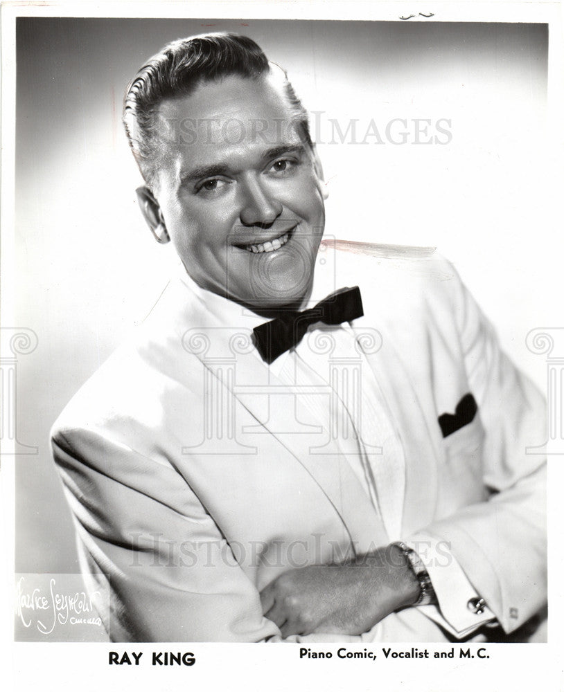 1963 Press Photo Ray King Piano Comic Vocalist M.C. - Historic Images