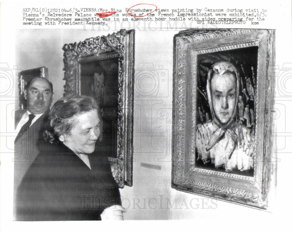 1961 Press Photo Mrs. Nina Krushchev Cezanne Painting - Historic Images