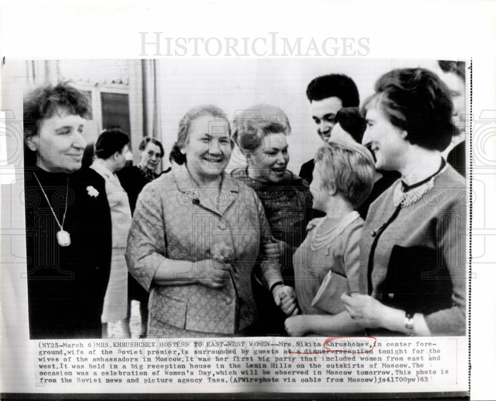 1963 Press Photo Mrs Nikita Khruschev wife Moscow - Historic Images