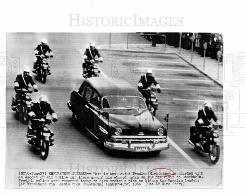 1964 Press Photo Soviet Premier Khrushchev Escort Guard - Historic Images