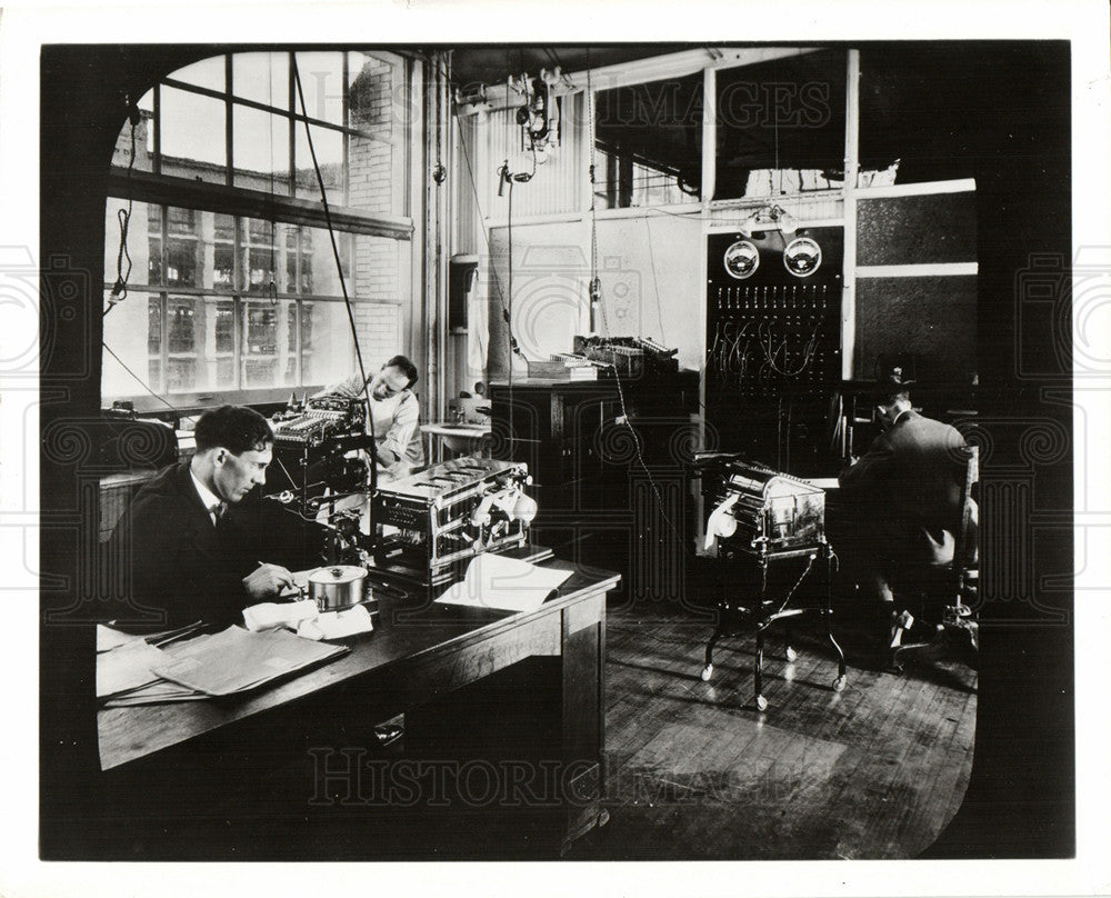 Press Photo Kettering inventor equipment work - Historic Images