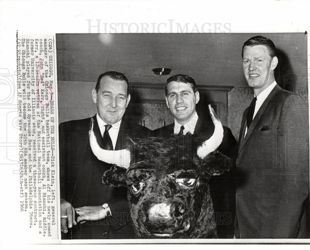 1966 Press Photo John &quot;Red&quot; Kerr  Baseball Coacher - Historic Images