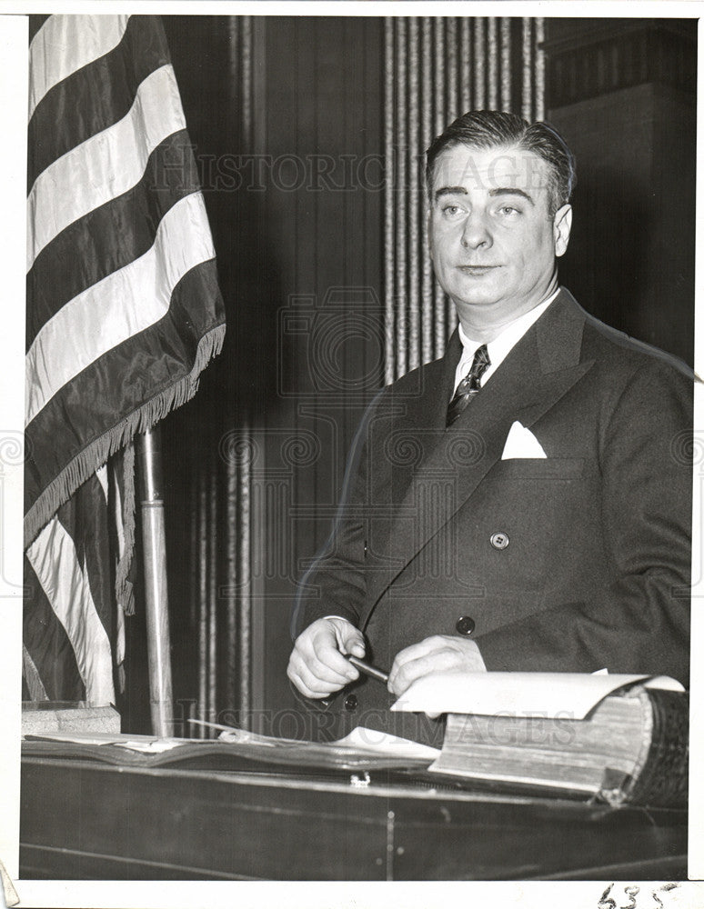 1943 Press Photo Governor Eugene C. Keyes State Sentate - Historic Images