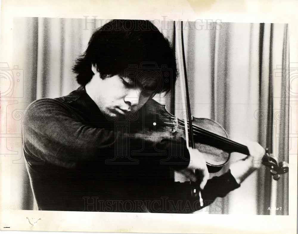 1975 Press Photo Xung Uck Kim violinist classical music - Historic Images