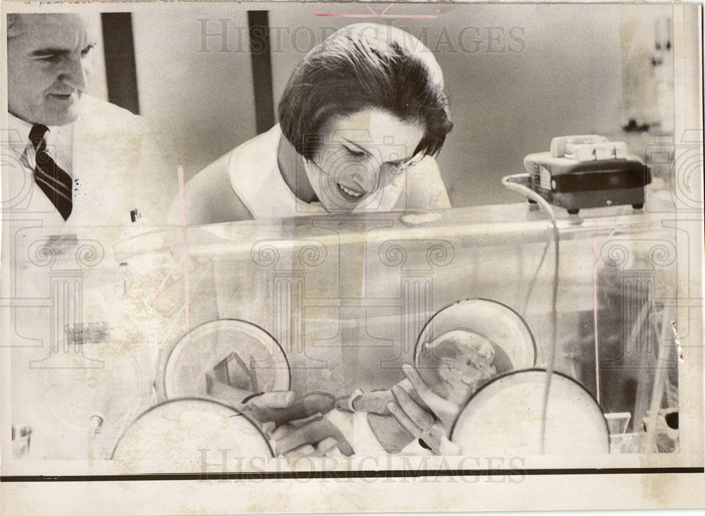 1970 Press Photo Margaret Kienast Edward quintuplets - Historic Images