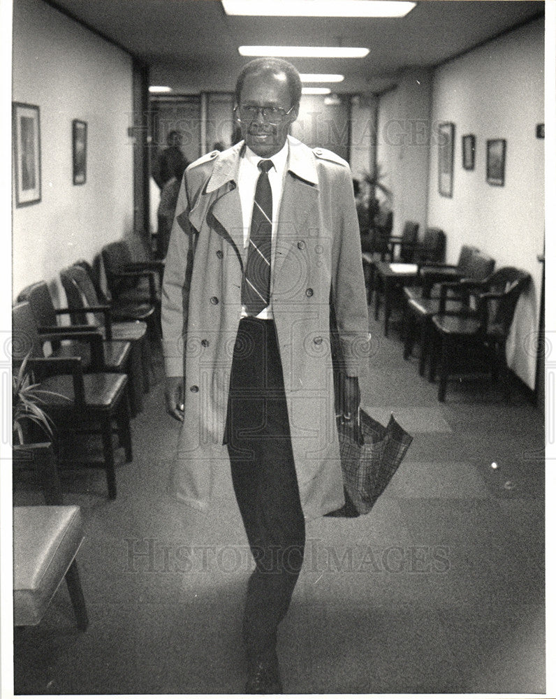 1987 Press Photo George Kombrough chief negotiator - Historic Images