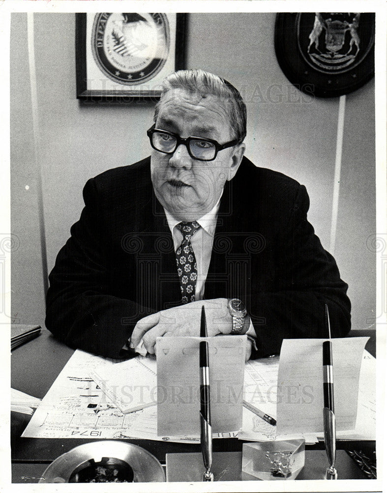 1974 Press Photo James Killeen Wayne County clerk Mich - Historic Images