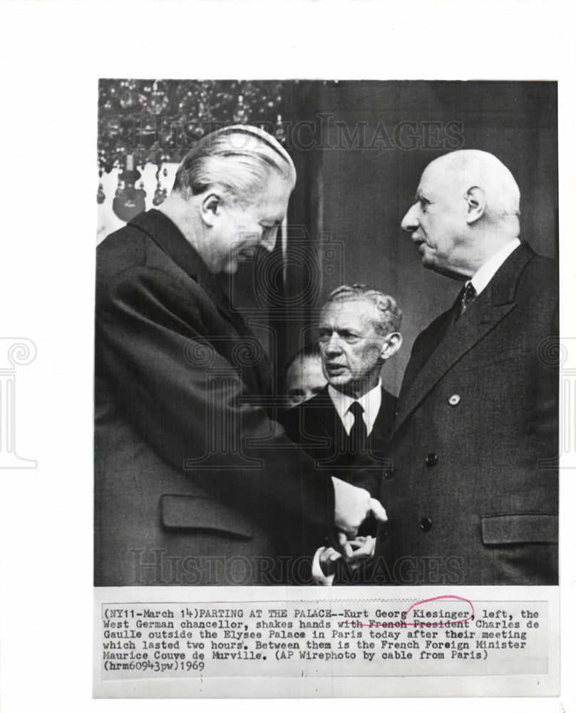 1969 Press Photo Kurt Georg Kiesinger, shakes hands - Historic Images