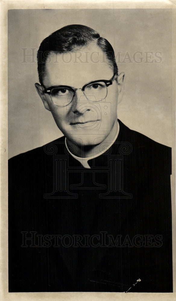 1962 Press Photo Fr Wm T Krenzl - Historic Images