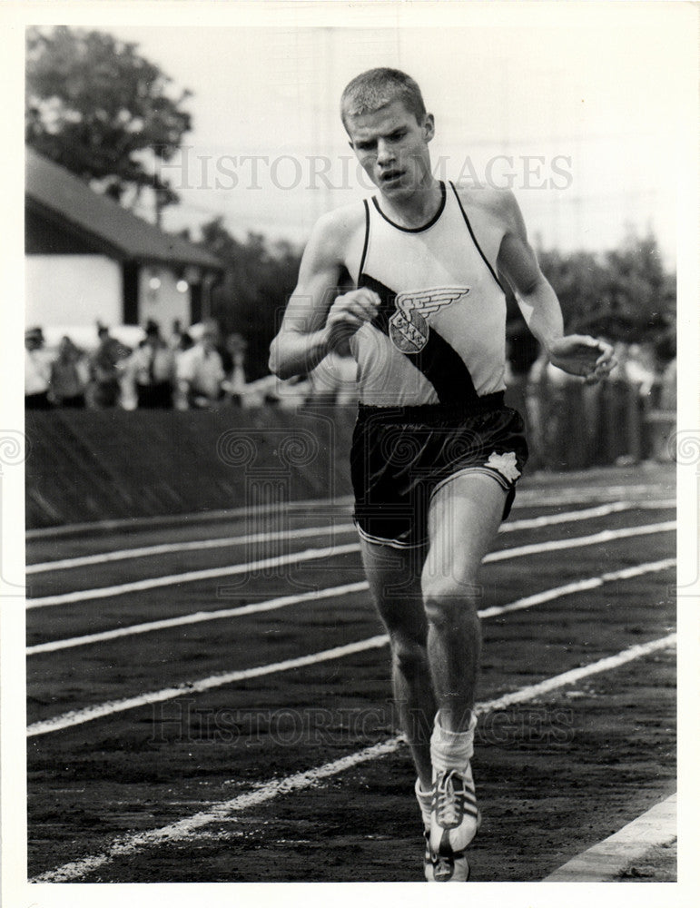 1965 Press Photo long distance runner Toronto&#39;s Bruce - Historic Images