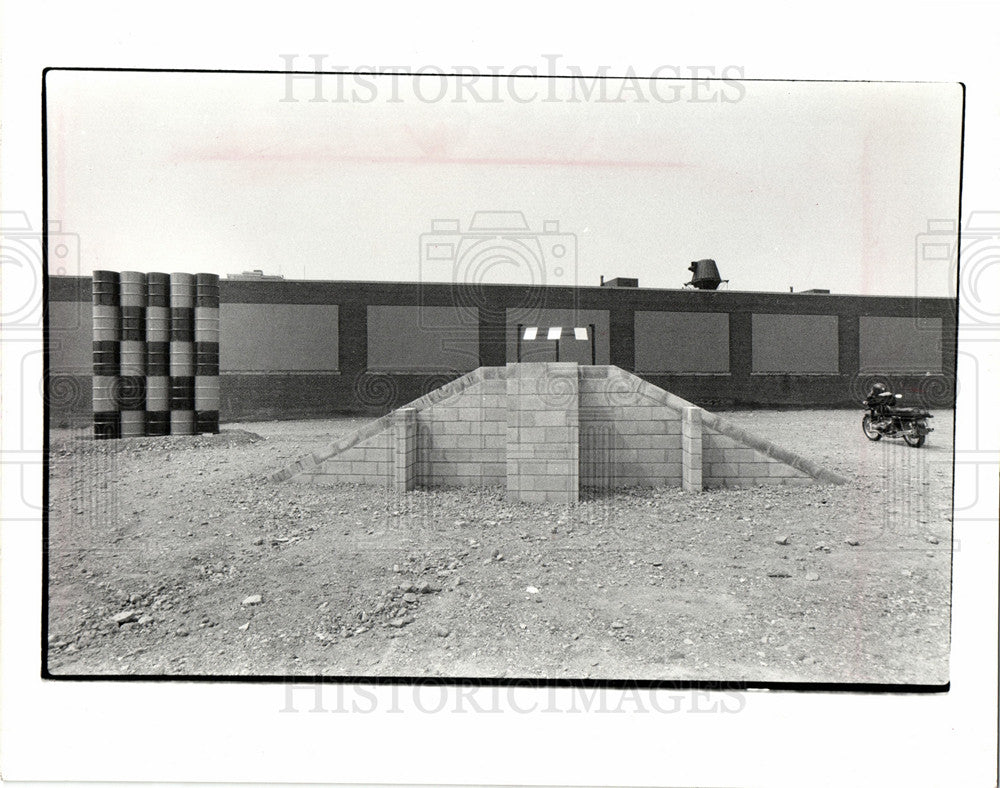 1984 Press Photo Sculpture Zmijewski VanderVennet MI - Historic Images