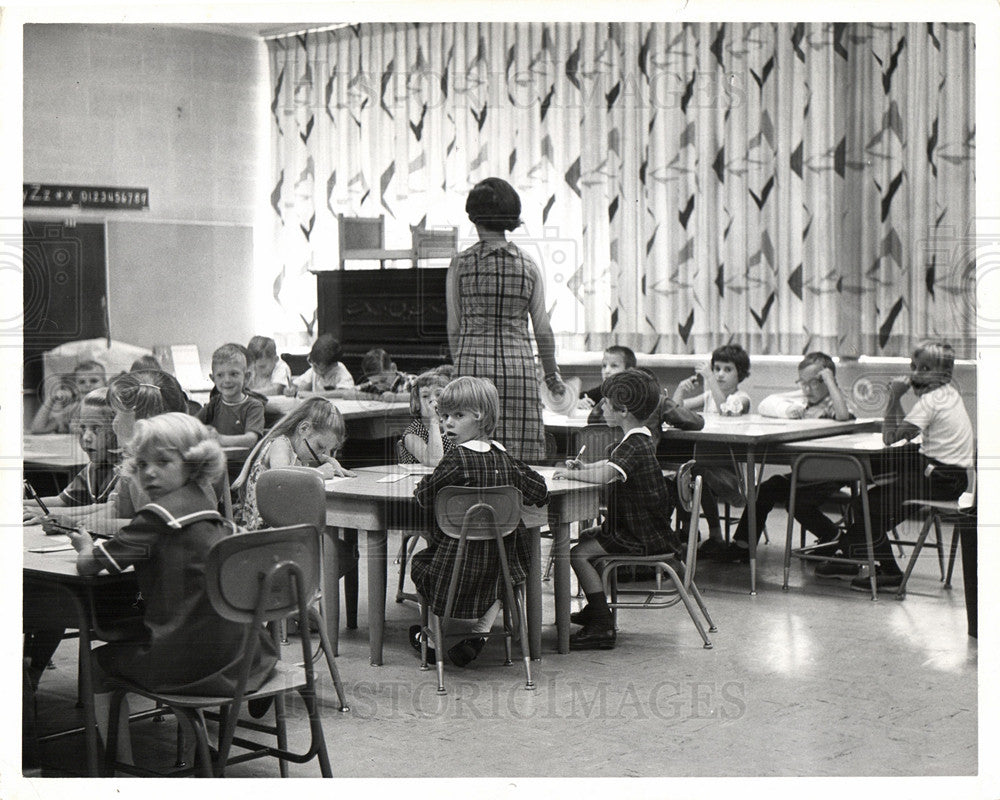 1967 Press Photo School classrooms - Historic Images
