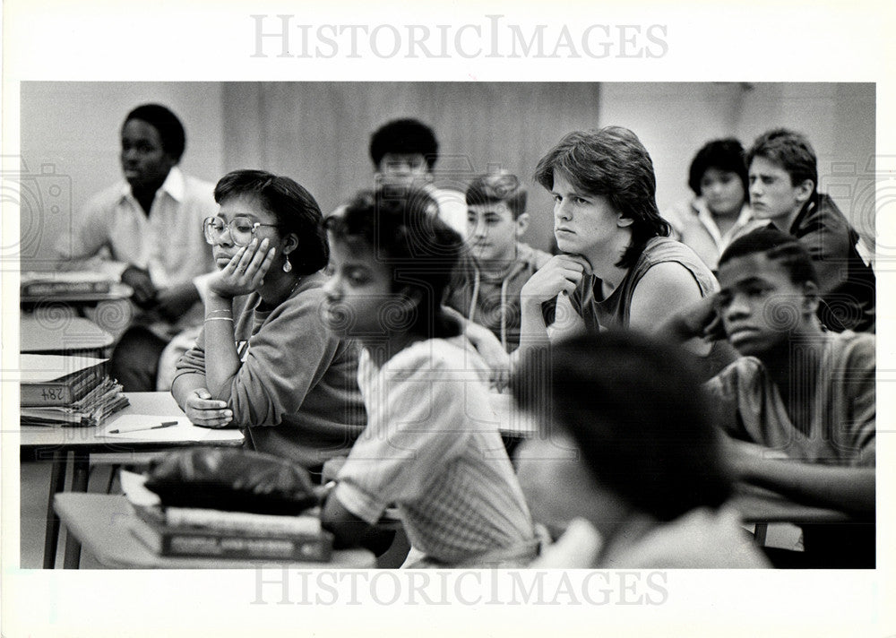 1985 Press Photo School Students Southfield High School - Historic Images