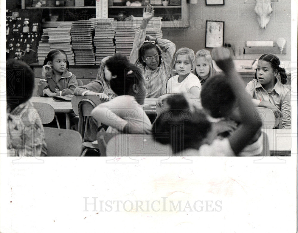 1982 Press Photo Schools Need More Than Millages - Historic Images