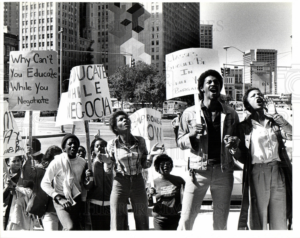 1979 Press Photo School strike union board singing - Historic Images