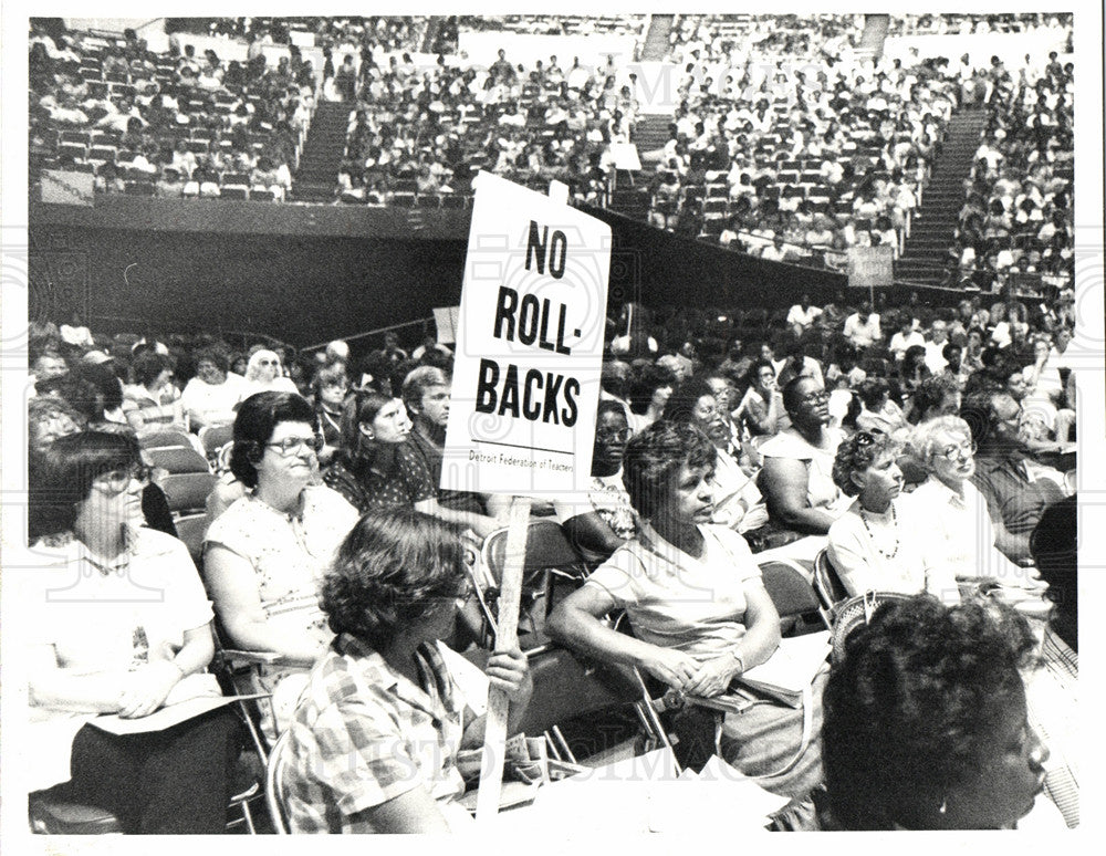1982 Press Photo Detroit Teachers Cobo Hall Michigan - Historic Images