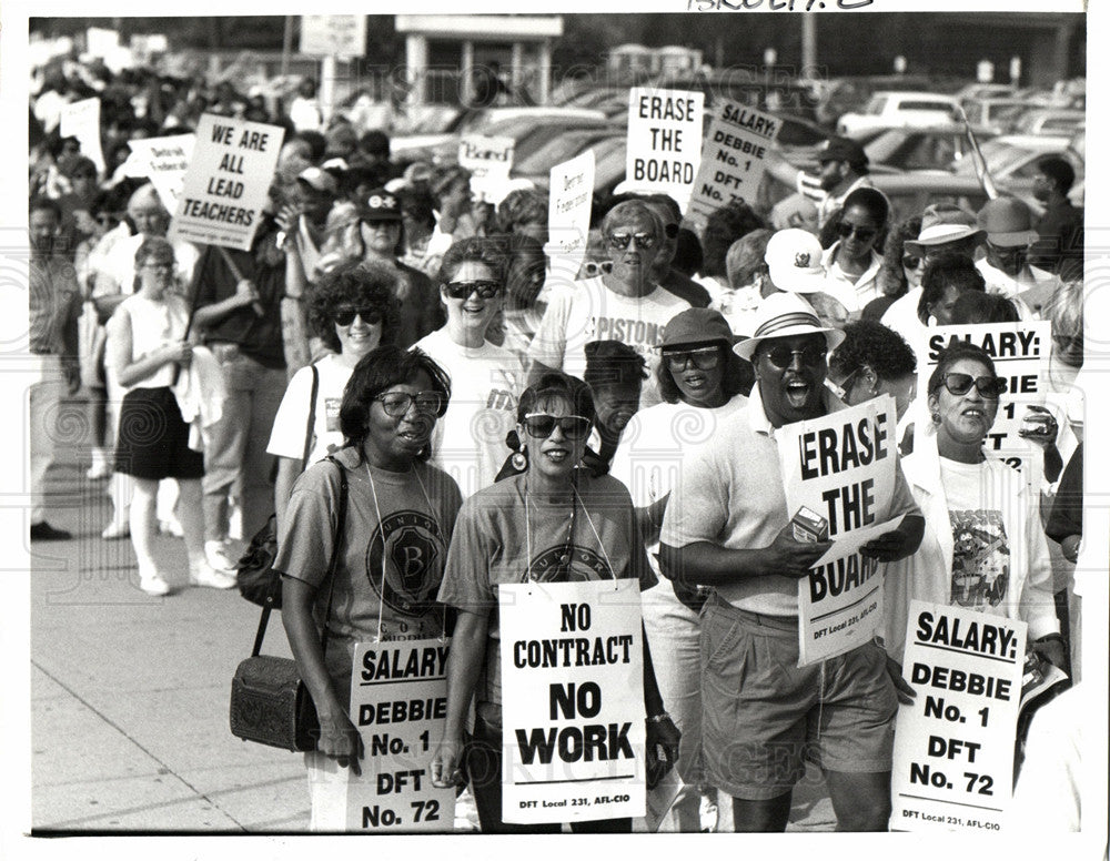 1992 Press Photo Detroit school teachers strike - Historic Images