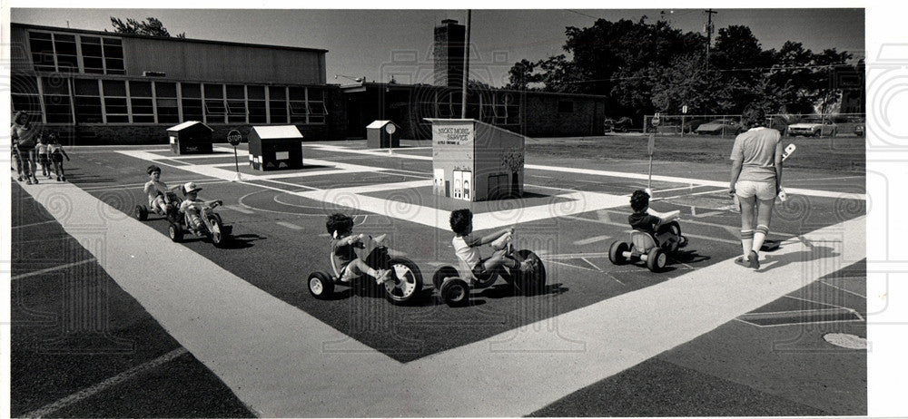 1983 Press Photo School ride around course Farmington - Historic Images