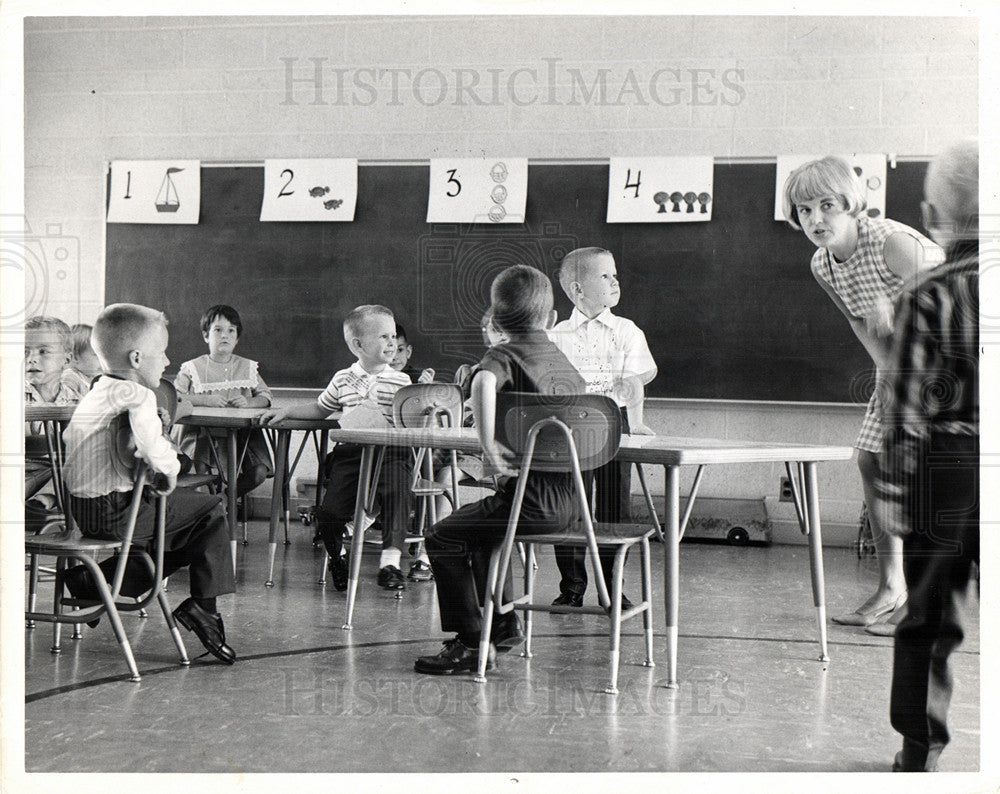 Press Photo School Classrooms - Historic Images