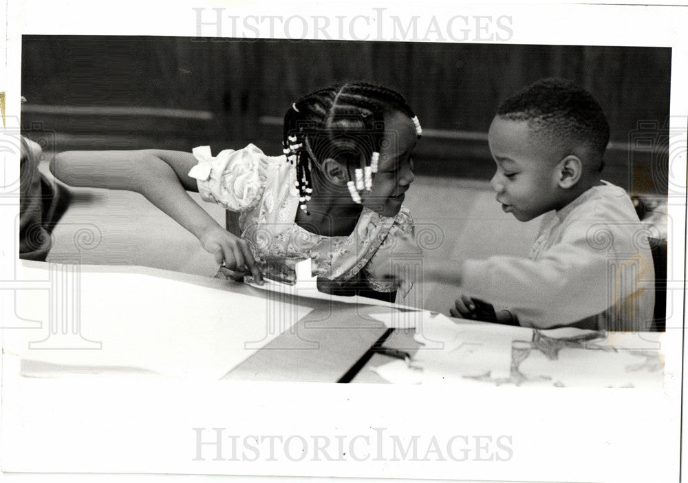 1992 Press Photo Rainey Taylor 1st grade MLK birthday - Historic Images