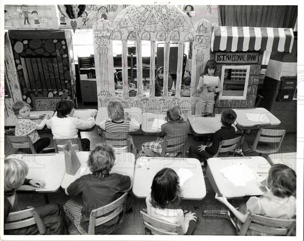 1976 Press Photo School Classroom - Historic Images