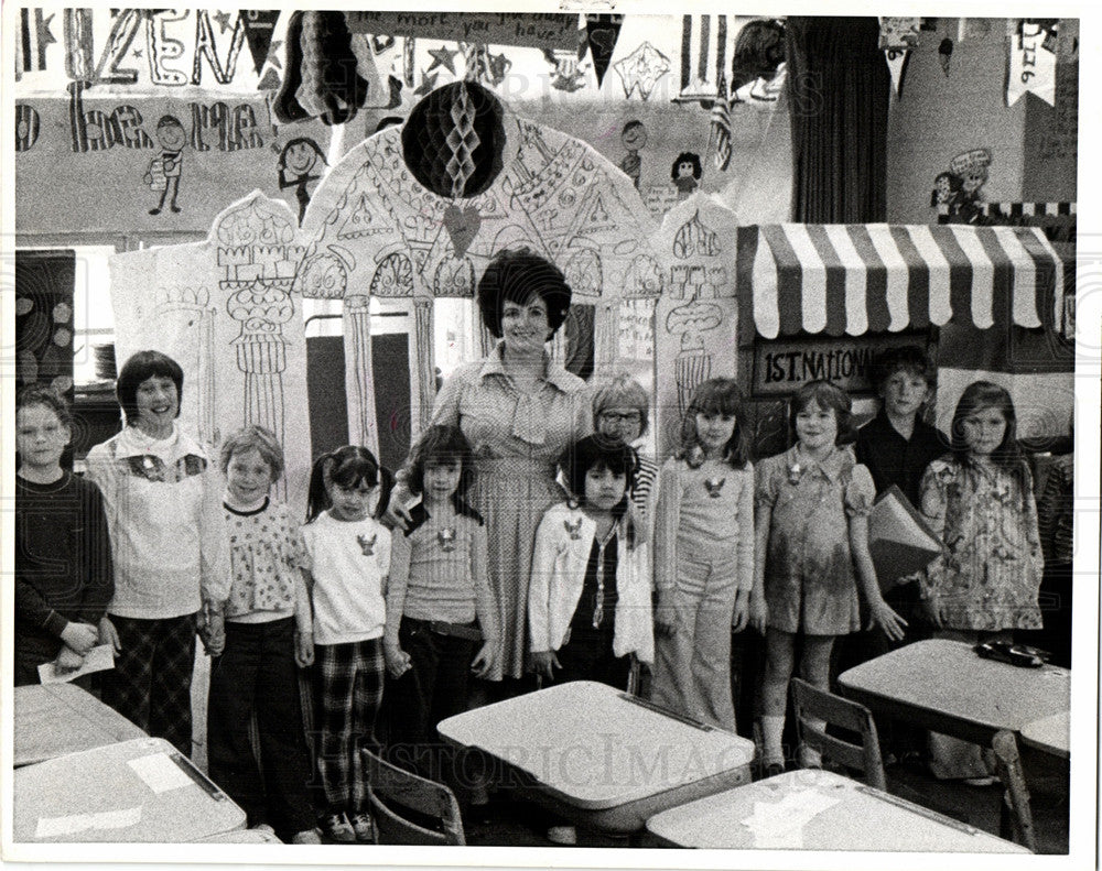 1973 Press Photo School - Class Room - Historic Images