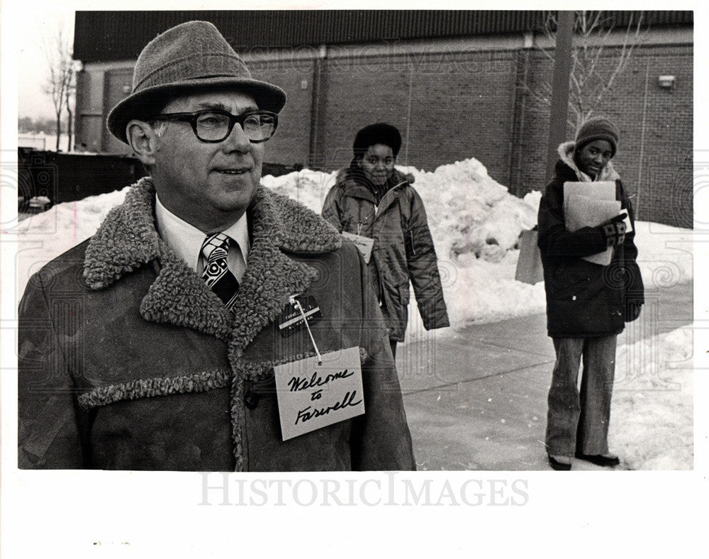 1976 Press Photo Albert Kaplan Farwell Middle school - Historic Images