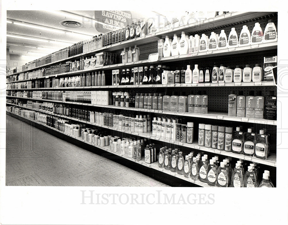 1986 Press Photo shampoo choice varieties brands shelf - Historic Images