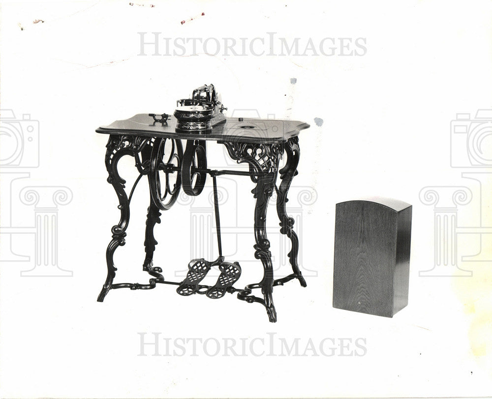 1973 Press Photo Rococo Revival sewing machine 1863 - Historic Images