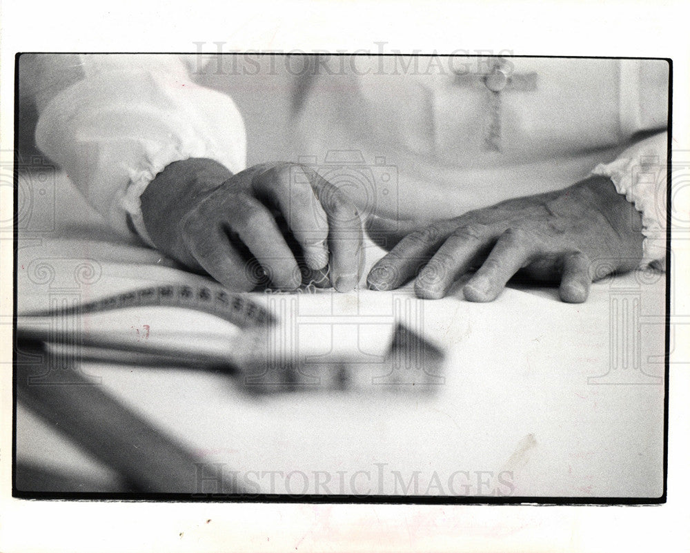 1974 Press Photo Sewing Nuns - Historic Images