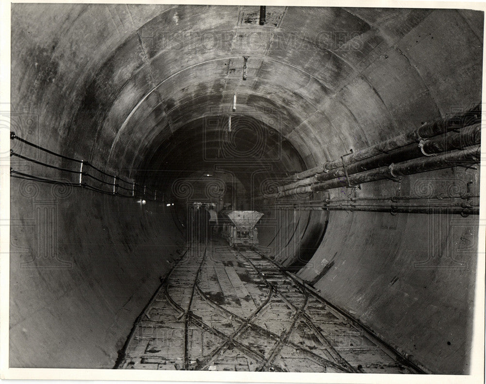 1937 Press Photo Detroit Sewer Tunnel Michigan Sewage - Historic Images