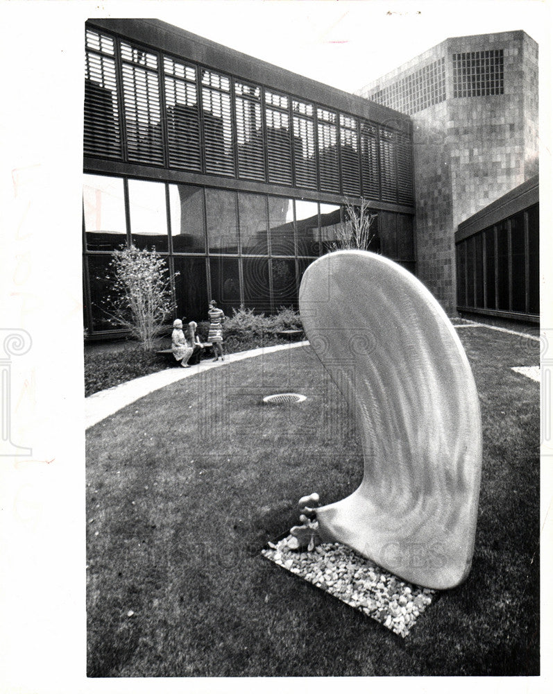 1973 Press Photo Sculpture - Historic Images