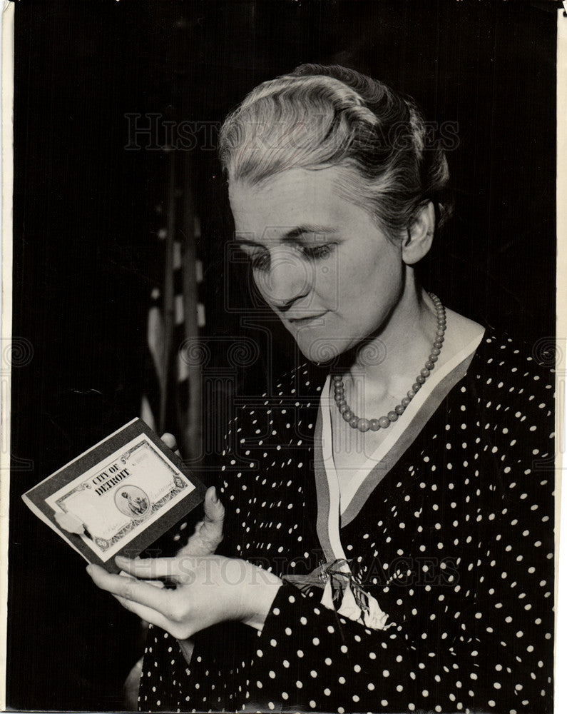 1933 Press Photo Back 1st - Historic Images