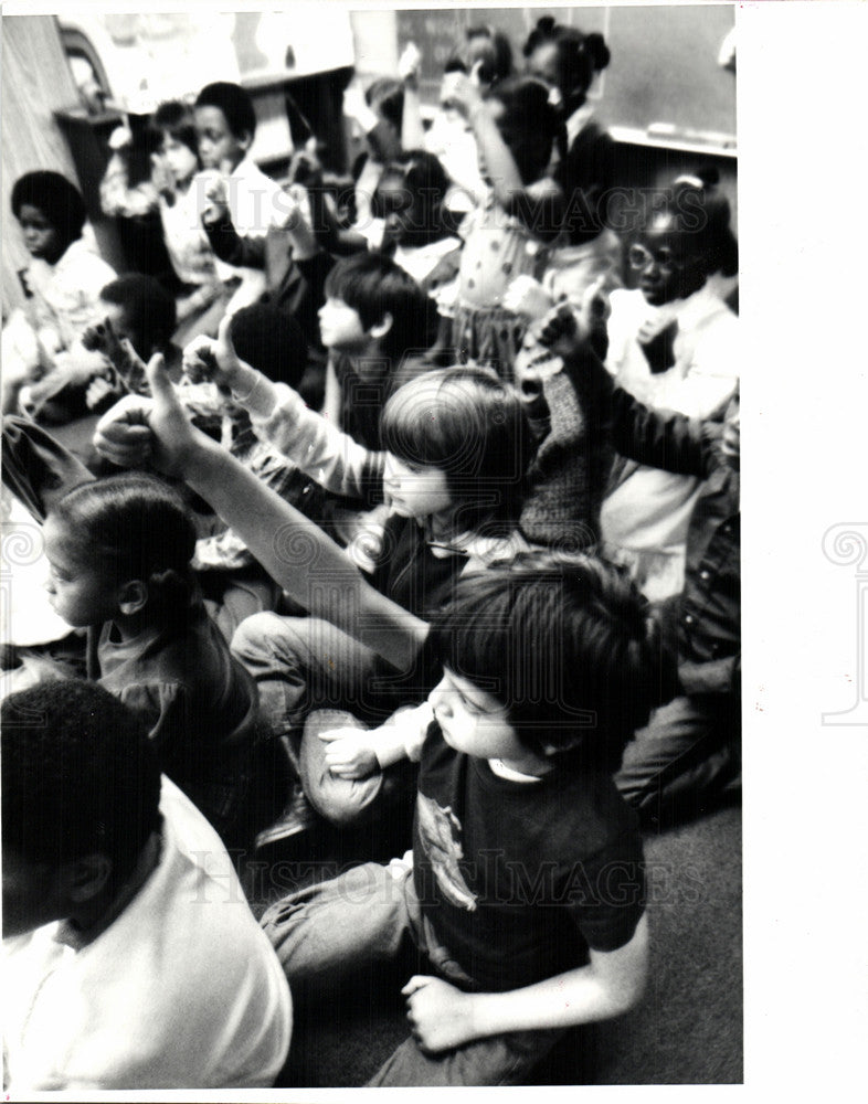 1983 Press Photo Gompers School Detroit Class Students - Historic Images