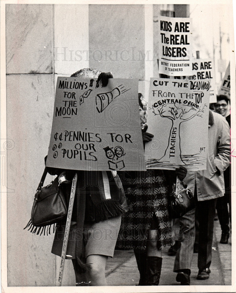 1971 Press Photo strike school delay teacher principal - Historic Images