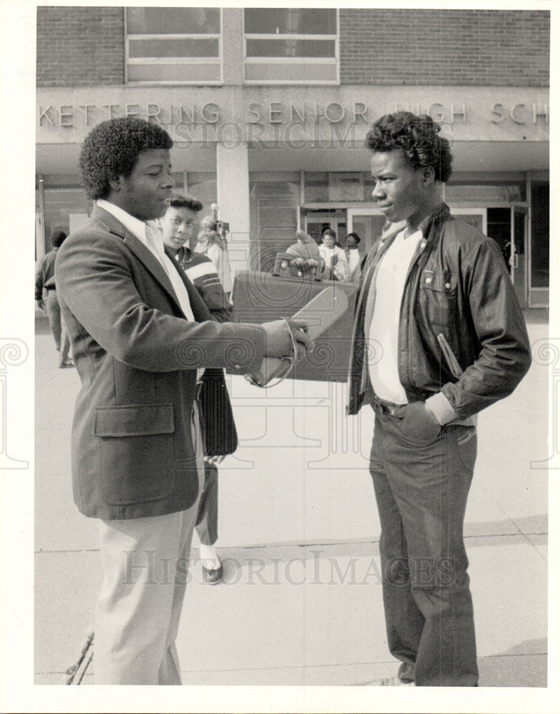1983 Press Photo Detroit Kettering High School Security - Historic Images
