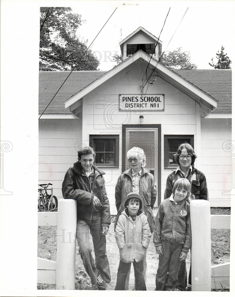 1978 Press Photo Pines School small school - Historic Images