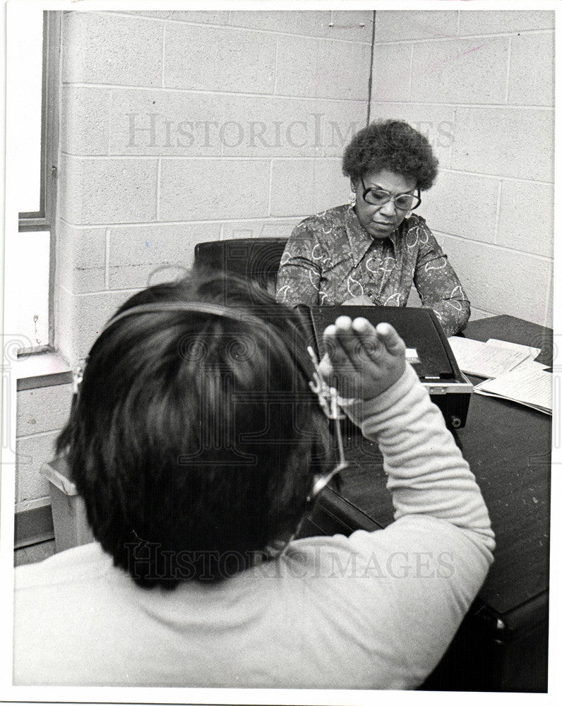 1976 Press Photo Schools Health Service - Historic Images