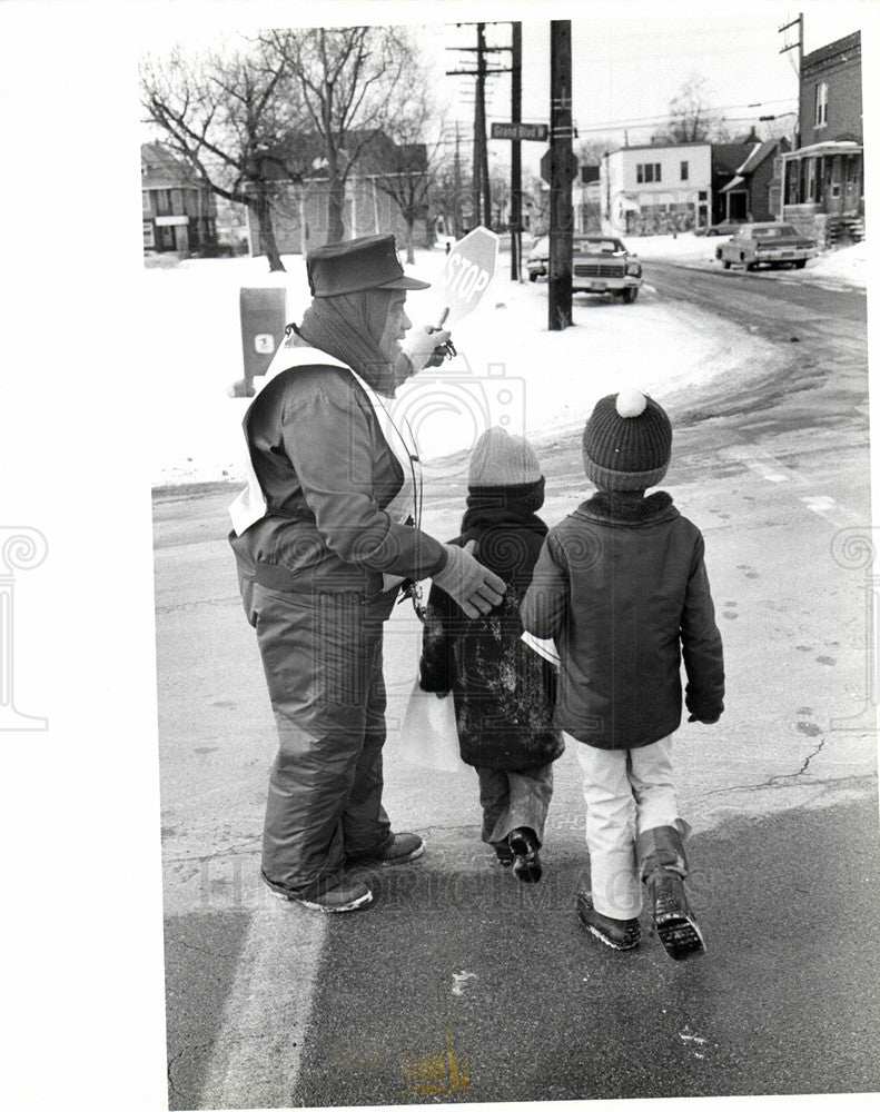 1979 Press Photo school crossing guard children street - Historic Images