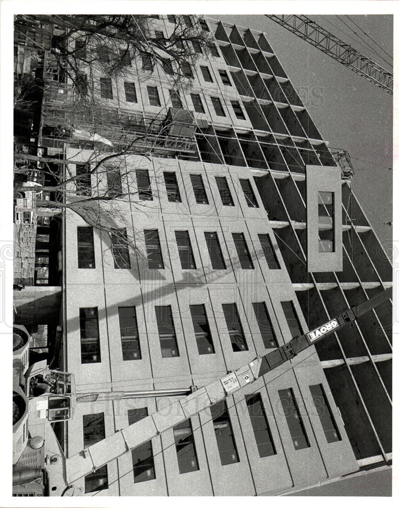 1981 Press Photo Sheridan Place senior citizens tower - Historic Images