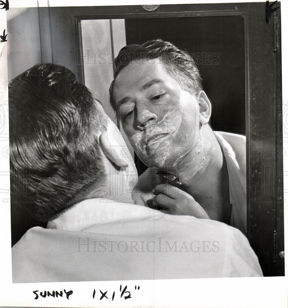 1953 Press Photo Shaving - Historic Images