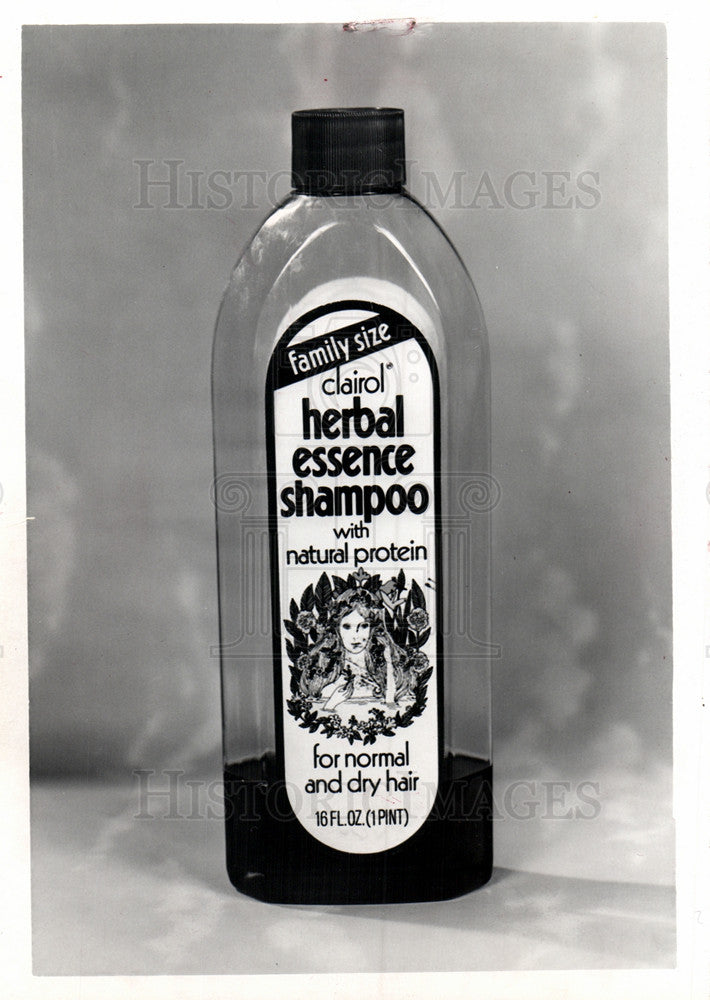 1974 Press Photo Shampoo hair care clairol - Historic Images