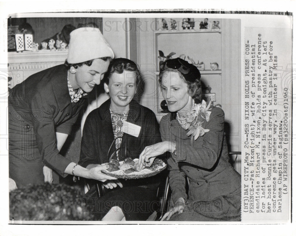 1960 Press Photo Pat Nixon Bonnie Currie Darlene Chapin - Historic Images