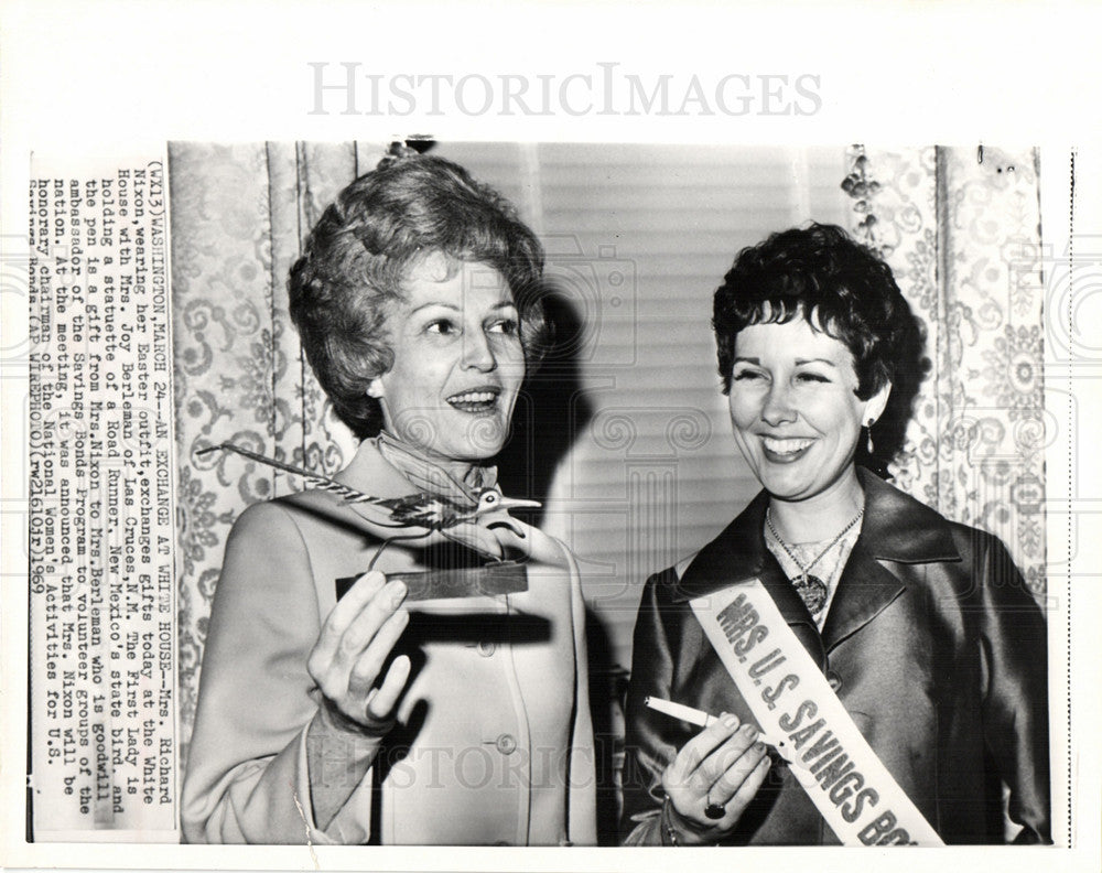 1968 Press Photo Joy Berleman, Thelma Pat Nixon - Historic Images