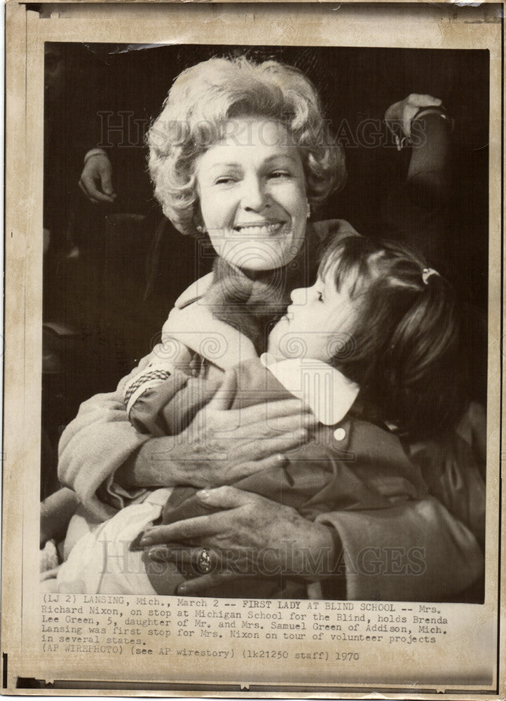 1970 Press Photo Mrs.Richard Nixon, Michigan school - Historic Images
