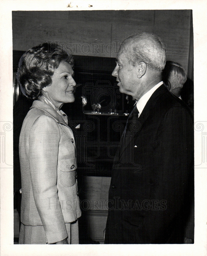 1971 Press Photo Patricia Nixon 1970s black and white - Historic Images