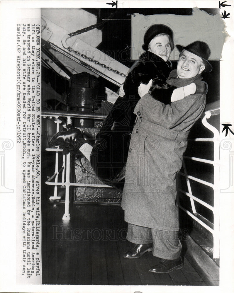 1952 Press Photo Charles Noble Red Captive Detroit - Historic Images