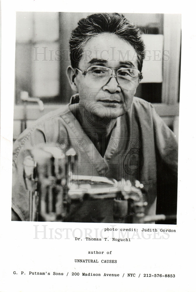 1988 Press Photo Thomas Noguchi Unnatural Causes author - Historic Images