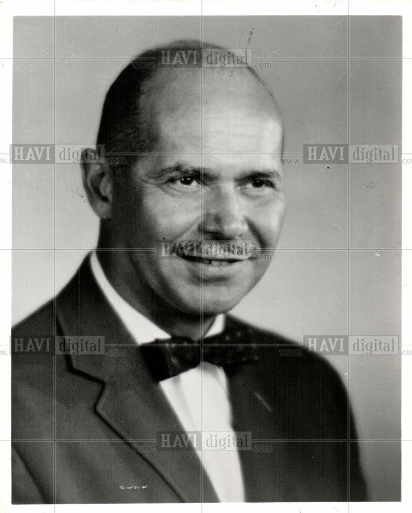 1960 Press Photo John F Pival President WXYZ TV - Historic Images