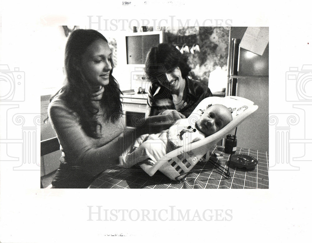 1983 Press Photo Debi &amp; Allen with Lee - Historic Images